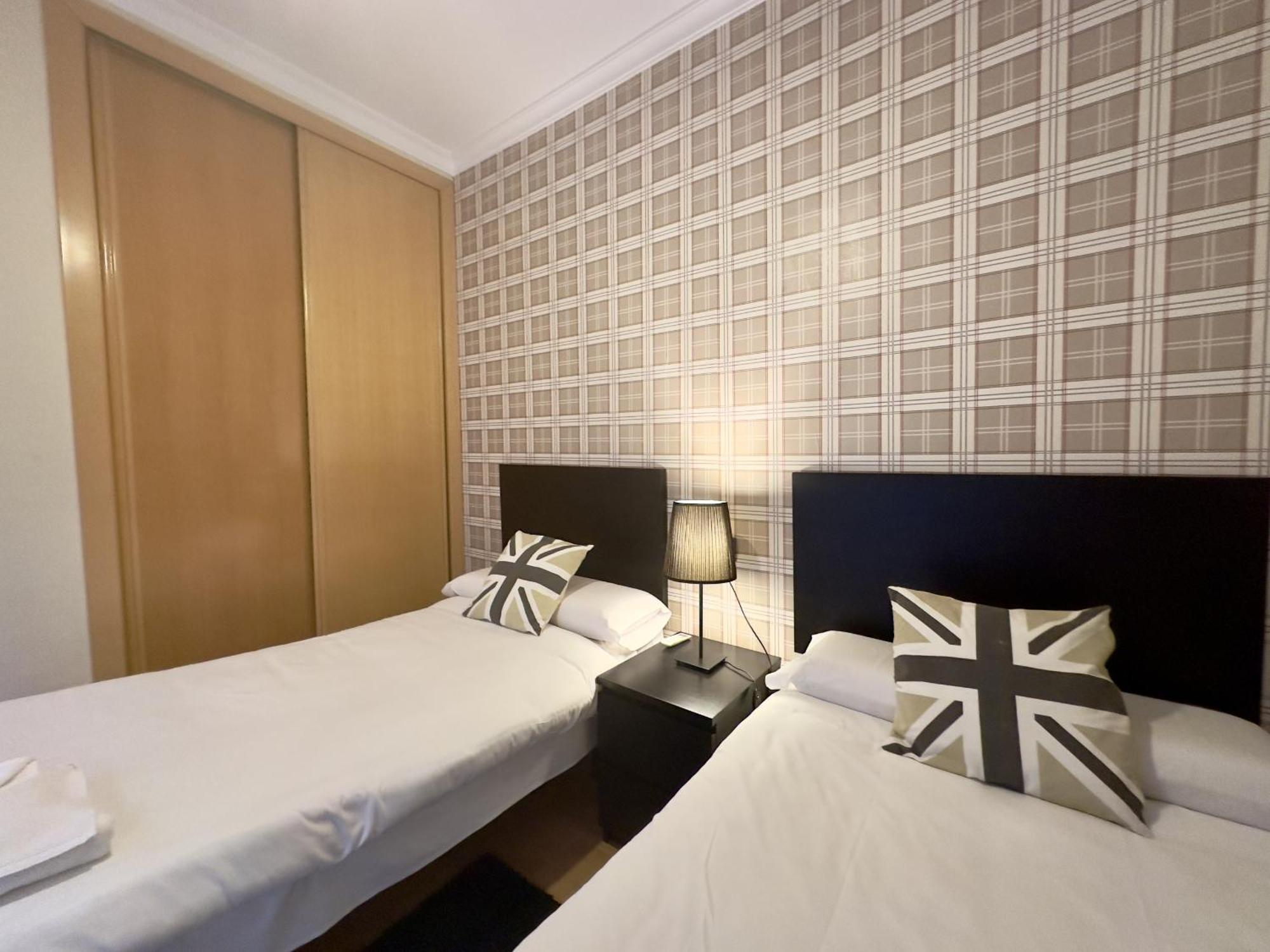 Urbe10 Plaza De Uncibay 3 Bedrooms Apatment Малага Екстер'єр фото